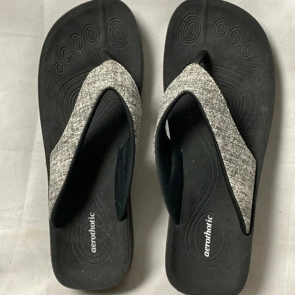AEROTHOTIC  WOMENS SIZE‎ 8 (EU 39 ) BLACK SANDAL THONG STRAP CLEAN